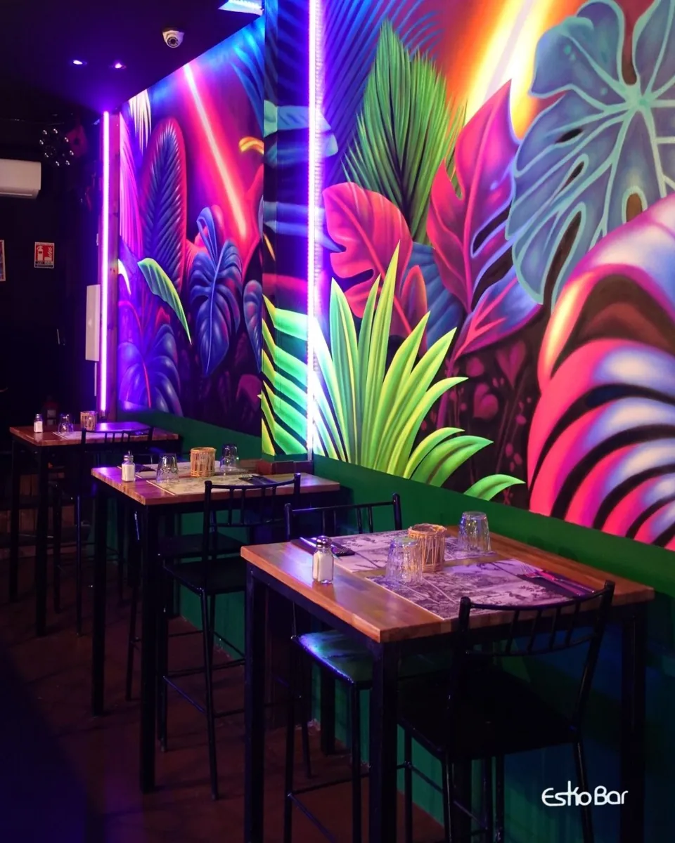 Décor tropical de la salle